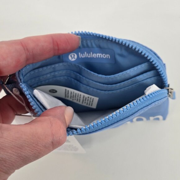 NWT Lululemon Clippable Card Pouch - Proud Cloud/White - Picture 3 of 4